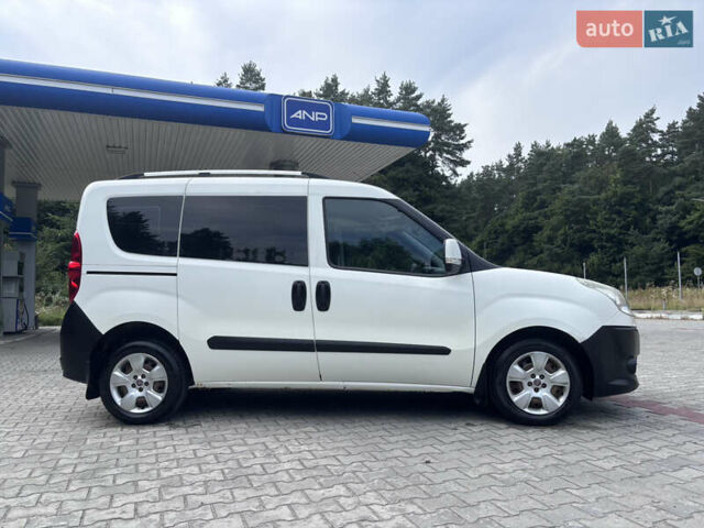 Белый Фиат Добло, объемом двигателя 1.3 л и пробегом 247 тыс. км за 6599 $, фото 4 на Automoto.ua