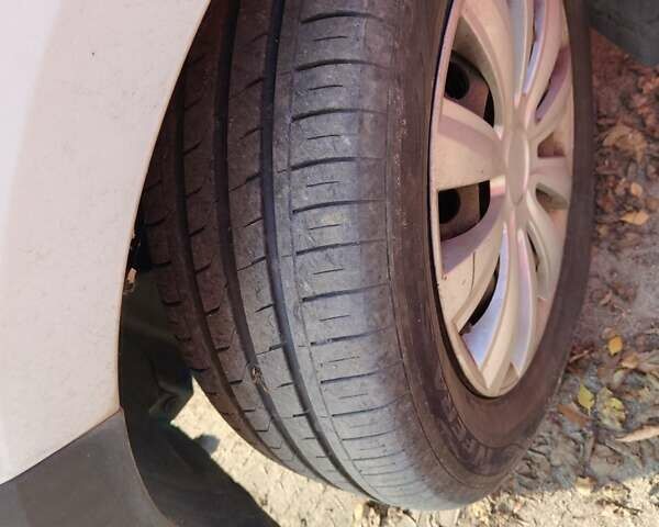 Белый Фиат Добло, объемом двигателя 1.4 л и пробегом 290 тыс. км за 2550 $, фото 13 на Automoto.ua