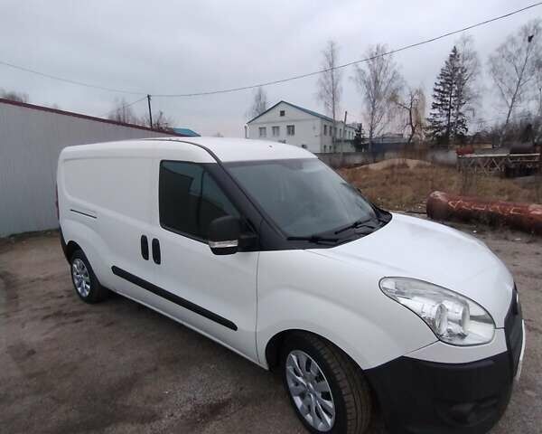 Белый Фиат Добло, объемом двигателя 1.4 л и пробегом 164 тыс. км за 7200 $, фото 7 на Automoto.ua