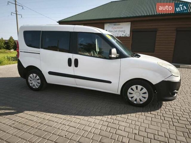 Білий Фіат Добло, об'ємом двигуна 1.25 л та пробігом 205 тис. км за 6200 $, фото 1 на Automoto.ua