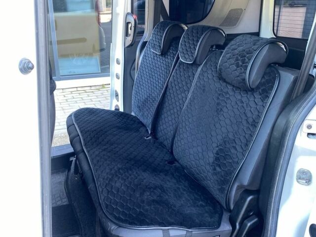 Белый Фиат Добло, объемом двигателя 1.6 л и пробегом 298 тыс. км за 7500 $, фото 7 на Automoto.ua