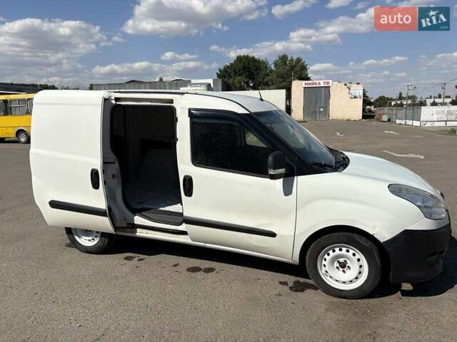 Белый Фиат Добло, объемом двигателя 1.2 л и пробегом 505 тыс. км за 4800 $, фото 12 на Automoto.ua