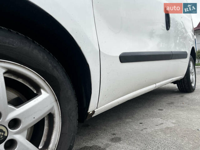 Белый Фиат Добло, объемом двигателя 1.25 л и пробегом 144 тыс. км за 4100 $, фото 6 на Automoto.ua