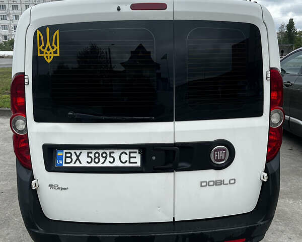 Белый Фиат Добло, объемом двигателя 1.25 л и пробегом 144 тыс. км за 4100 $, фото 3 на Automoto.ua