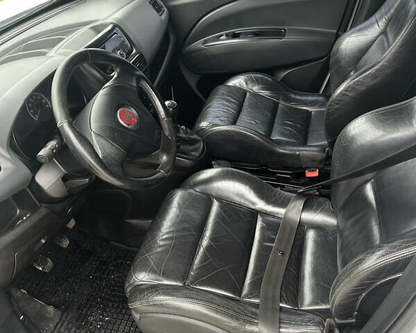 Белый Фиат Добло, объемом двигателя 1.25 л и пробегом 144 тыс. км за 4100 $, фото 11 на Automoto.ua