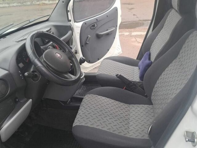 Белый Фиат Добло, объемом двигателя 1.4 л и пробегом 260 тыс. км за 3300 $, фото 2 на Automoto.ua