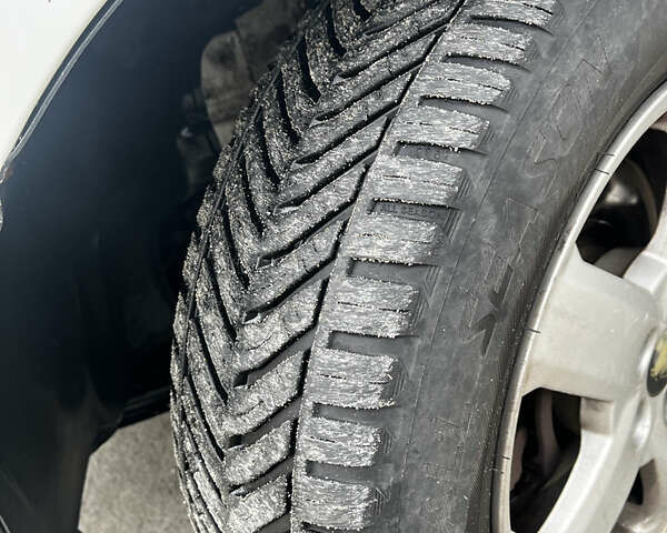 Белый Фиат Добло, объемом двигателя 1.25 л и пробегом 144 тыс. км за 4100 $, фото 15 на Automoto.ua