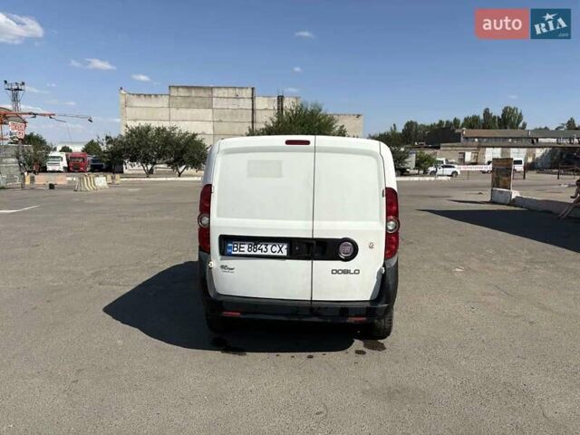 Белый Фиат Добло, объемом двигателя 1.2 л и пробегом 505 тыс. км за 4800 $, фото 4 на Automoto.ua
