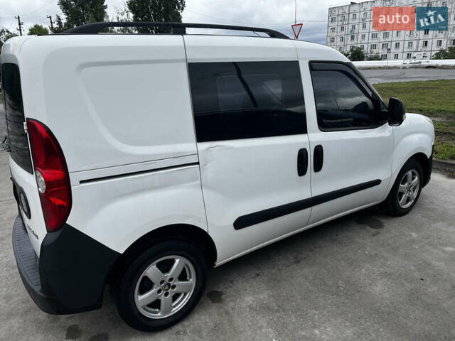 Белый Фиат Добло, объемом двигателя 1.25 л и пробегом 144 тыс. км за 4100 $, фото 4 на Automoto.ua