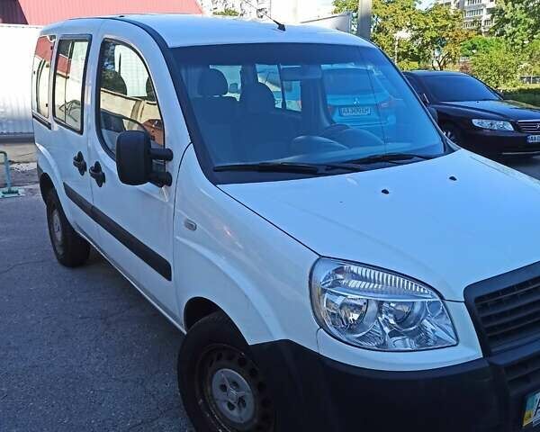 Білий Фіат Добло, об'ємом двигуна 1.37 л та пробігом 440 тис. км за 4700 $, фото 2 на Automoto.ua