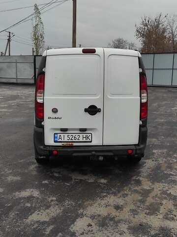 Белый Фиат Добло, объемом двигателя 1.37 л и пробегом 268 тыс. км за 4800 $, фото 3 на Automoto.ua