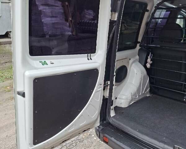 Белый Фиат Добло, объемом двигателя 1.25 л и пробегом 174 тыс. км за 6750 $, фото 6 на Automoto.ua