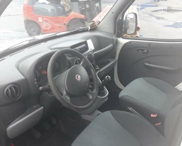 Білий Фіат Добло, об'ємом двигуна 1.3 л та пробігом 152 тис. км за 6200 $, фото 3 на Automoto.ua