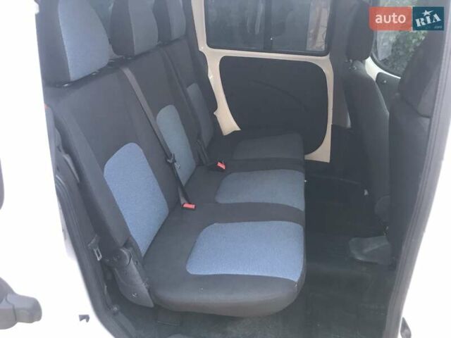 Белый Фиат Добло, объемом двигателя 1.25 л и пробегом 247 тыс. км за 6100 $, фото 9 на Automoto.ua