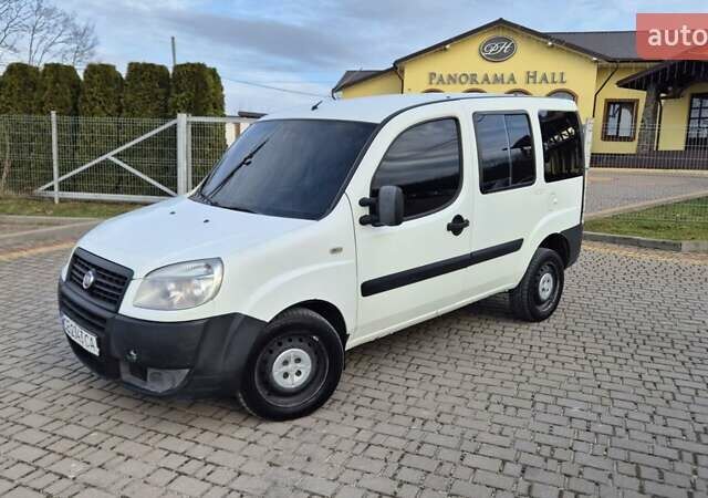 Белый Фиат Добло, объемом двигателя 1.3 л и пробегом 330 тыс. км за 3999 $, фото 44 на Automoto.ua