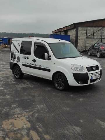 Белый Фиат Добло, объемом двигателя 1.37 л и пробегом 268 тыс. км за 4800 $, фото 5 на Automoto.ua