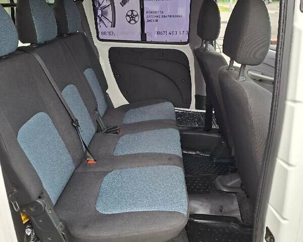Белый Фиат Добло, объемом двигателя 1.25 л и пробегом 174 тыс. км за 6750 $, фото 9 на Automoto.ua