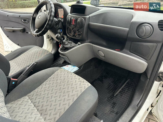 Білий Фіат Добло, об'ємом двигуна 1.4 л та пробігом 190 тис. км за 6500 $, фото 42 на Automoto.ua