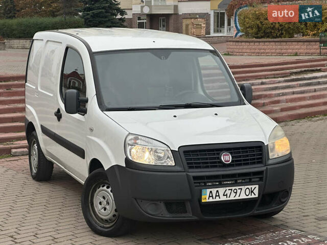 Білий Фіат Добло, об'ємом двигуна 1.4 л та пробігом 190 тис. км за 6500 $, фото 4 на Automoto.ua
