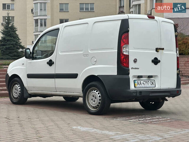 Білий Фіат Добло, об'ємом двигуна 1.4 л та пробігом 190 тис. км за 6500 $, фото 19 на Automoto.ua