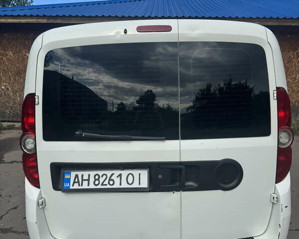 Белый Фиат Добло, объемом двигателя 1.25 л и пробегом 311 тыс. км за 4500 $, фото 1 на Automoto.ua