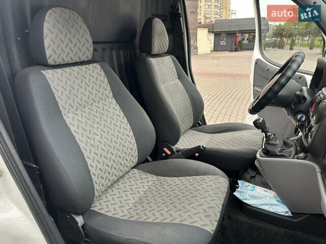Білий Фіат Добло, об'ємом двигуна 1.4 л та пробігом 190 тис. км за 6500 $, фото 40 на Automoto.ua