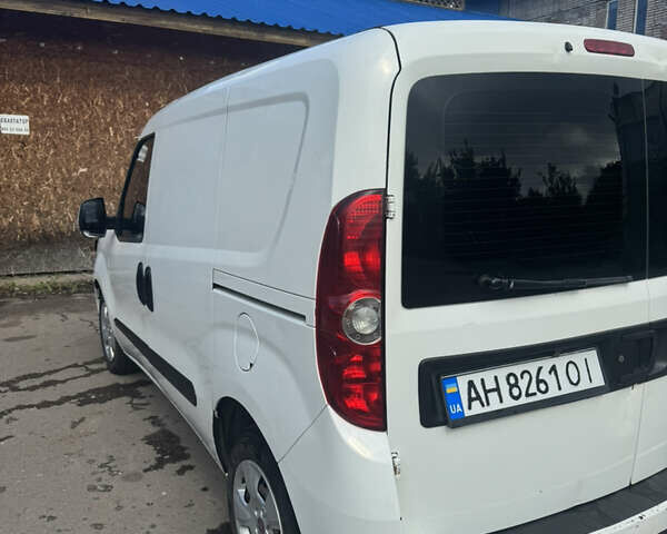 Белый Фиат Добло, объемом двигателя 1.25 л и пробегом 311 тыс. км за 4500 $, фото 4 на Automoto.ua