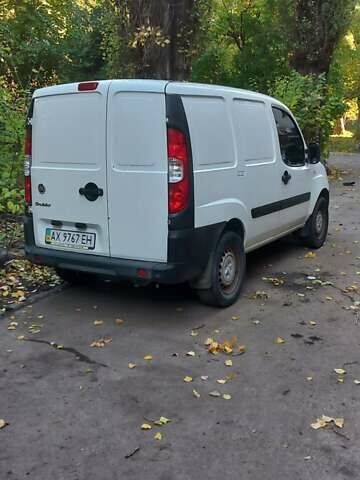 Белый Фиат Добло, объемом двигателя 1.4 л и пробегом 257 тыс. км за 4500 $, фото 3 на Automoto.ua