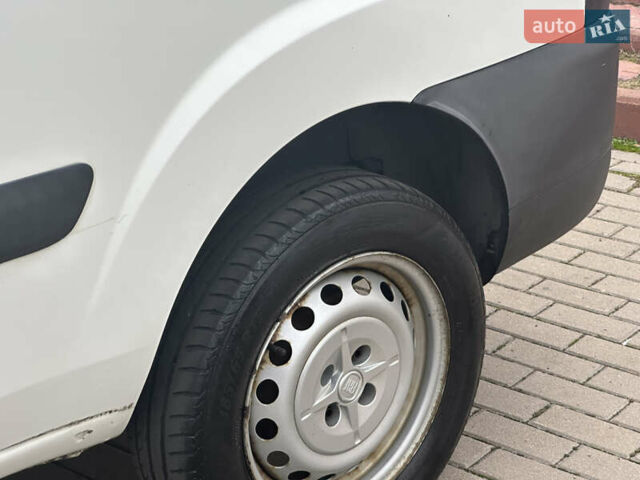 Білий Фіат Добло, об'ємом двигуна 1.4 л та пробігом 190 тис. км за 6500 $, фото 26 на Automoto.ua