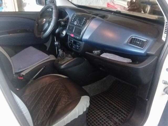 Белый Фиат Добло, объемом двигателя 1.2 л и пробегом 430 тыс. км за 6200 $, фото 7 на Automoto.ua