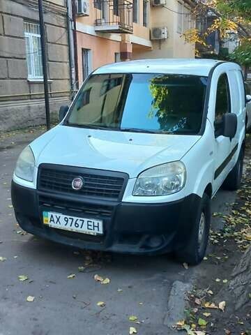 Белый Фиат Добло, объемом двигателя 1.4 л и пробегом 257 тыс. км за 4500 $, фото 4 на Automoto.ua