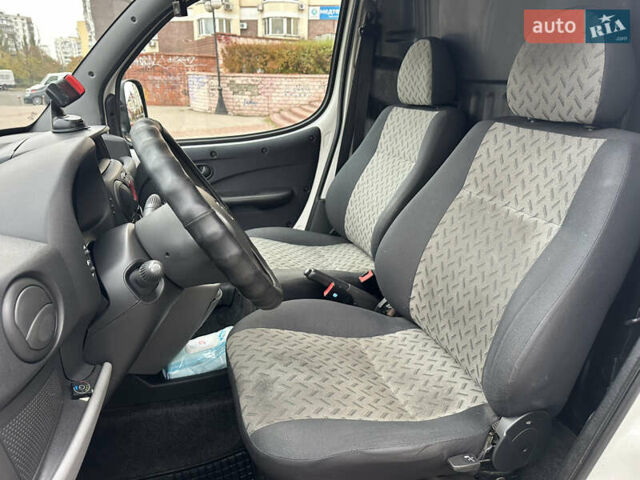 Білий Фіат Добло, об'ємом двигуна 1.4 л та пробігом 190 тис. км за 6500 $, фото 37 на Automoto.ua