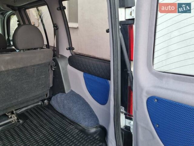 Белый Фиат Добло, объемом двигателя 1.3 л и пробегом 158 тыс. км за 6300 $, фото 7 на Automoto.ua