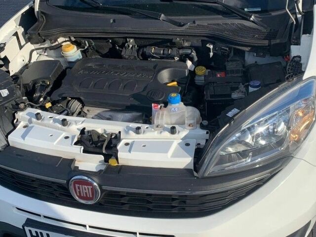 Белый Фиат Добло, объемом двигателя 0 л и пробегом 200 тыс. км за 8000 $, фото 6 на Automoto.ua