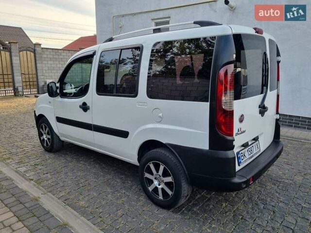 Белый Фиат Добло, объемом двигателя 1.3 л и пробегом 158 тыс. км за 6300 $, фото 3 на Automoto.ua