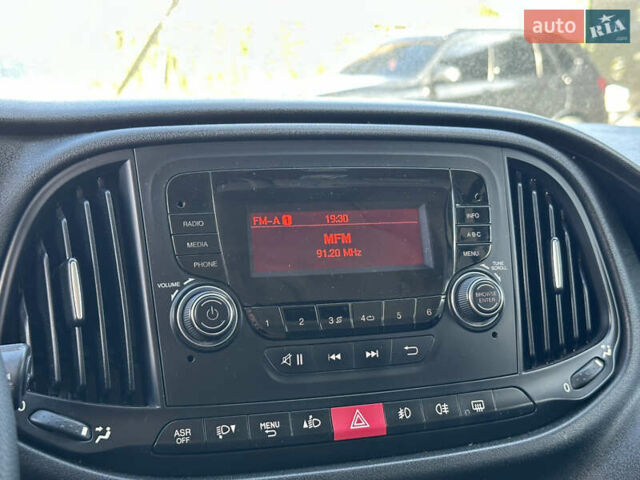 Белый Фиат Добло, объемом двигателя 1.6 л и пробегом 265 тыс. км за 8900 $, фото 25 на Automoto.ua