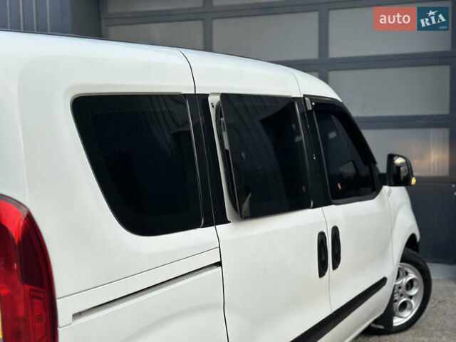 Белый Фиат Добло, объемом двигателя 1.3 л и пробегом 244 тыс. км за 8250 $, фото 41 на Automoto.ua