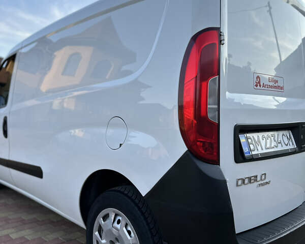 Білий Фіат Добло, об'ємом двигуна 1.6 л та пробігом 261 тис. км за 8400 $, фото 4 на Automoto.ua