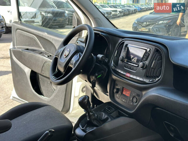 Белый Фиат Добло, объемом двигателя 1.6 л и пробегом 265 тыс. км за 8900 $, фото 18 на Automoto.ua