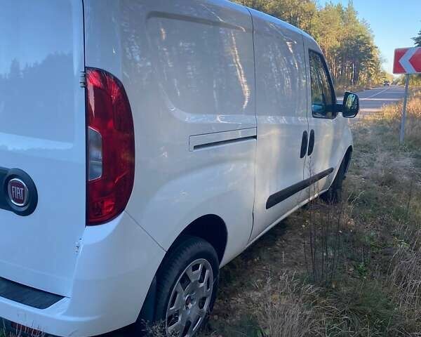 Белый Фиат Добло, объемом двигателя 1.25 л и пробегом 206 тыс. км за 7300 $, фото 6 на Automoto.ua