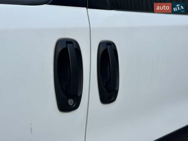Білий Фіат Добло, об'ємом двигуна 1.25 л та пробігом 244 тис. км за 7150 $, фото 14 на Automoto.ua