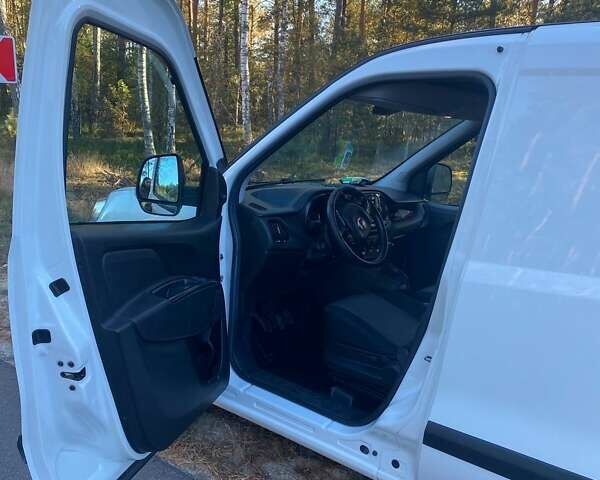 Белый Фиат Добло, объемом двигателя 1.25 л и пробегом 206 тыс. км за 7300 $, фото 3 на Automoto.ua