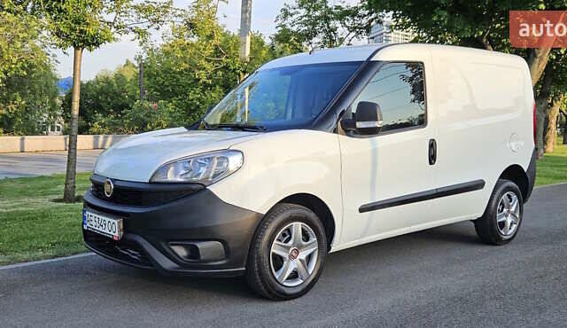 Белый Фиат Добло, объемом двигателя 1.3 л и пробегом 72 тыс. км за 9300 $, фото 2 на Automoto.ua