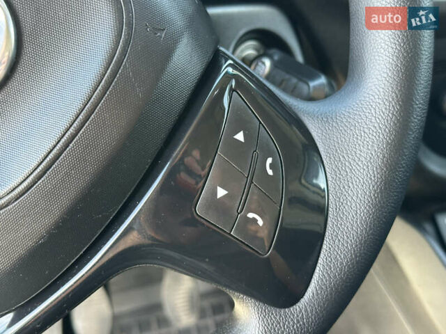 Белый Фиат Добло, объемом двигателя 1.6 л и пробегом 265 тыс. км за 8900 $, фото 24 на Automoto.ua