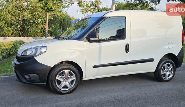 Белый Фиат Добло, объемом двигателя 1.3 л и пробегом 72 тыс. км за 9300 $, фото 3 на Automoto.ua