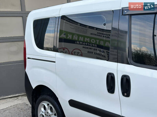 Белый Фиат Добло, объемом двигателя 1.3 л и пробегом 244 тыс. км за 8250 $, фото 24 на Automoto.ua