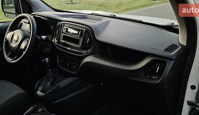 Белый Фиат Добло, объемом двигателя 1.3 л и пробегом 72 тыс. км за 9300 $, фото 22 на Automoto.ua