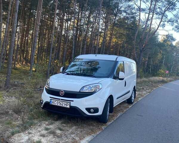 Белый Фиат Добло, объемом двигателя 1.25 л и пробегом 206 тыс. км за 7300 $, фото 2 на Automoto.ua