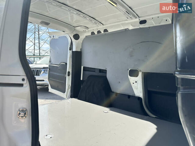 Белый Фиат Добло, объемом двигателя 1.6 л и пробегом 265 тыс. км за 8900 $, фото 16 на Automoto.ua