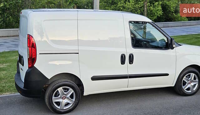 Белый Фиат Добло, объемом двигателя 1.3 л и пробегом 72 тыс. км за 9300 $, фото 7 на Automoto.ua